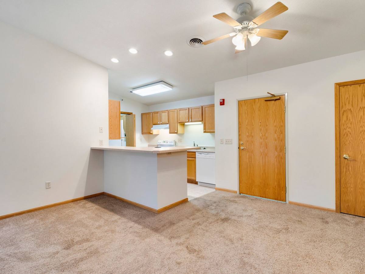 Apartment for rent at 135 Marcou Rd, Onalaska, WI 54650