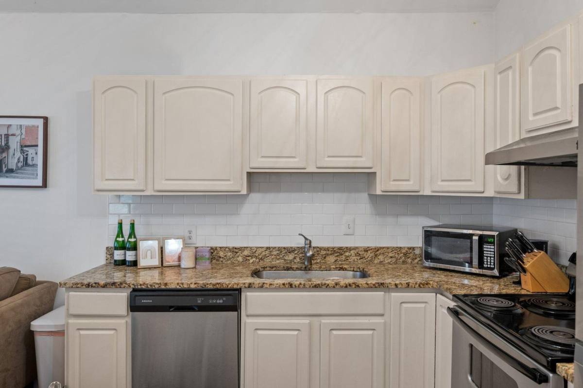 Apartment for rent at 9-11-15 Humphrey Court, Charleston, SC 29403