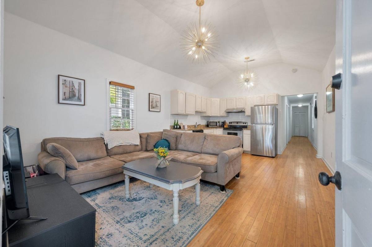 Apartment for rent at 9-11-15 Humphrey Court, Charleston, SC 29403