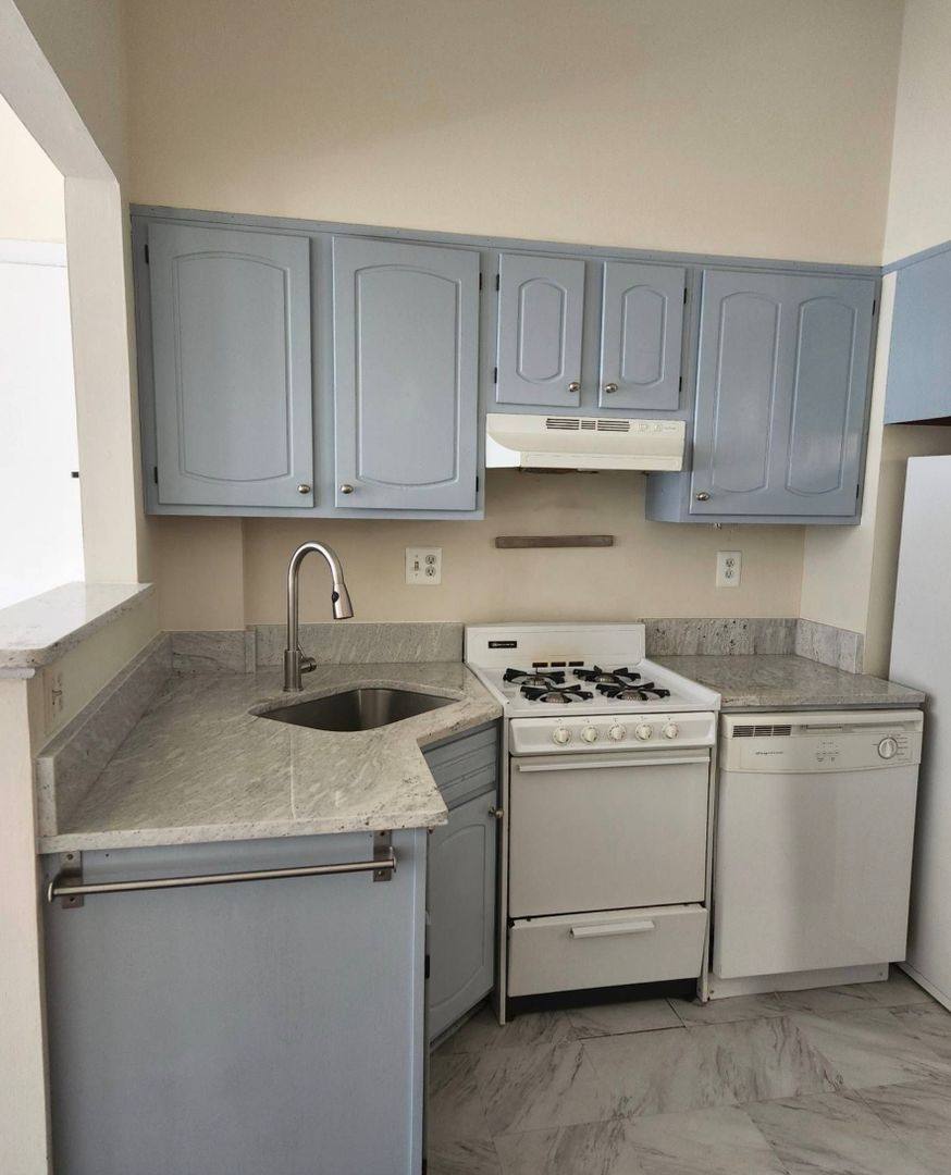 Apartment for rent at 2121 N St NW, Washington, DC 20037