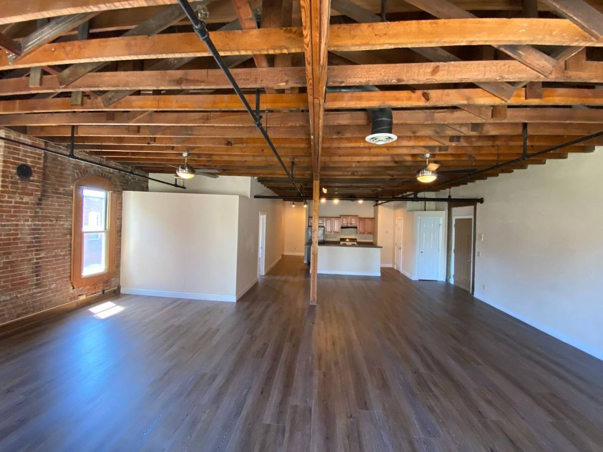 Apartment for rent at 235 N Market St, Springfield, MO 65806
