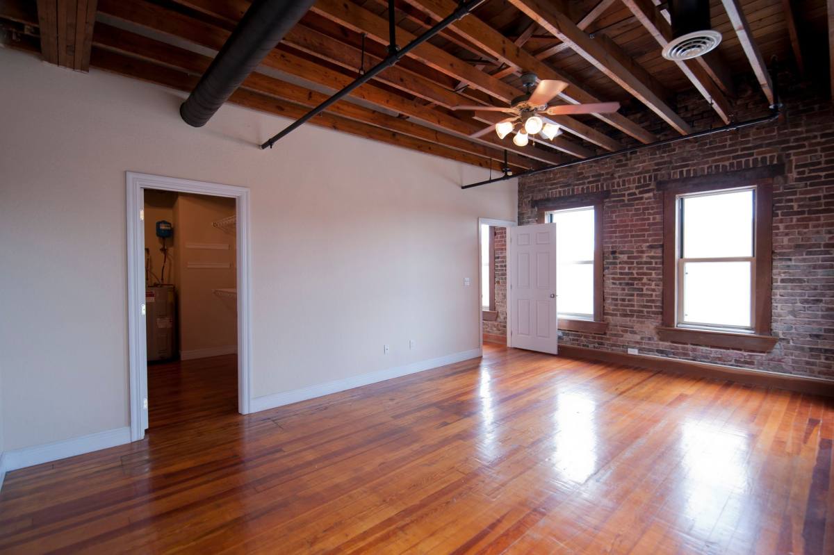 Apartment for rent at 235 N Market St, Springfield, MO 65806