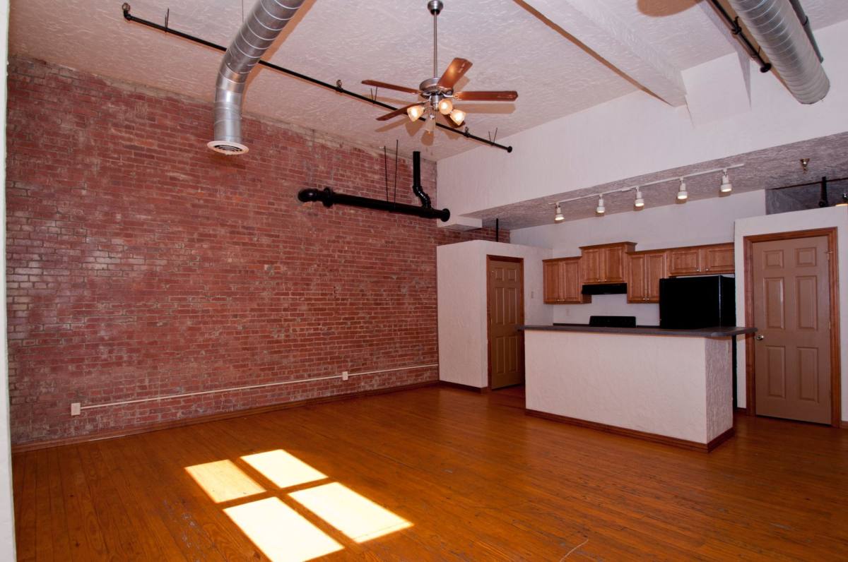 Apartment for rent at 235 N Market St, Springfield, MO 65806