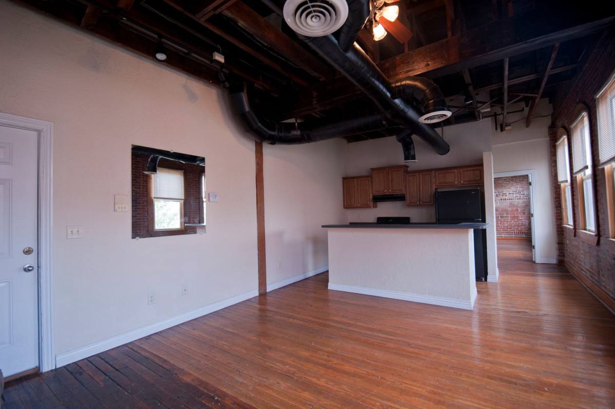 Apartment for rent at 507 W College, Springfield, MO 65806