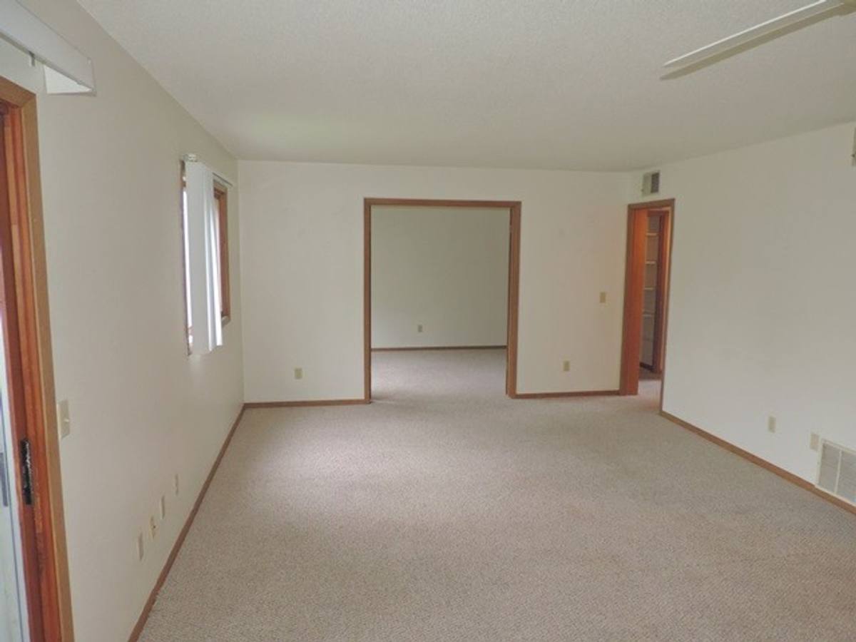 Condo for rent at 719 Westwinds Dr, Iowa City, IA 52246