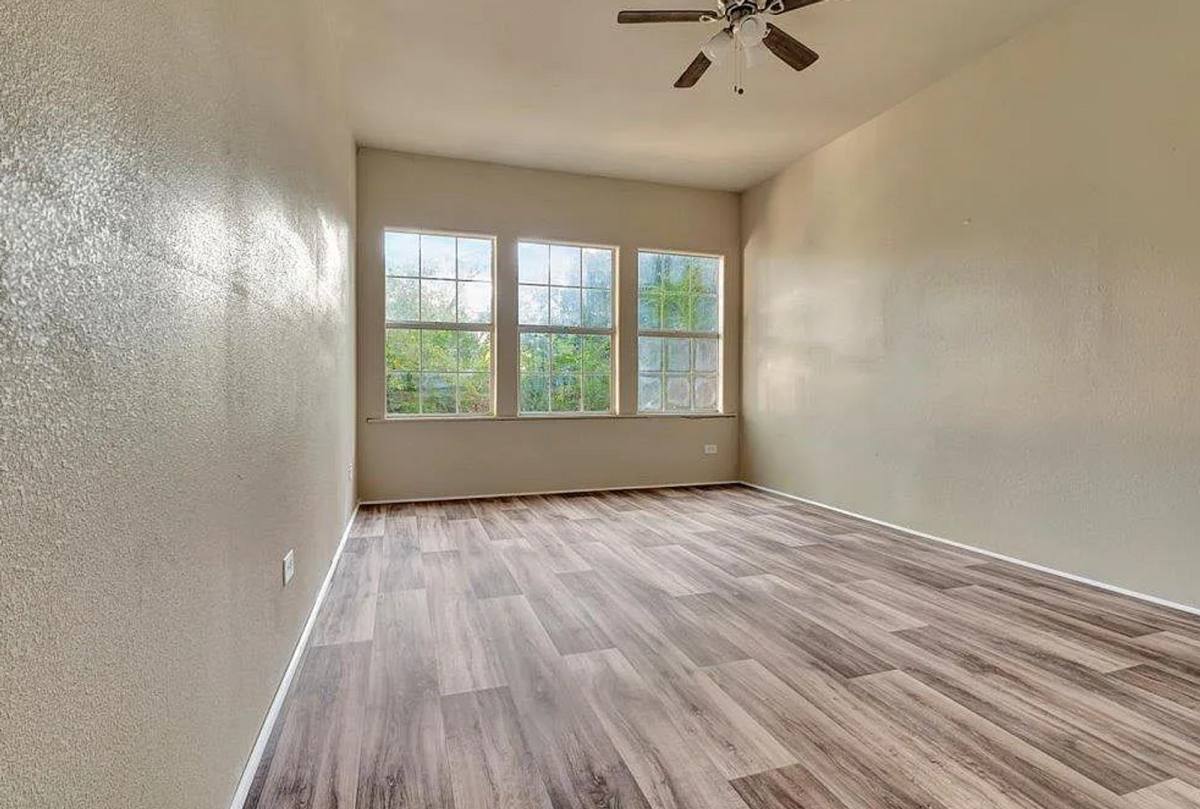 House for rent at 511 Woodlawn St, Henderson, TX 75652