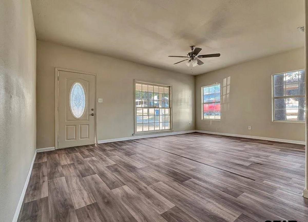 House for rent at 511 Woodlawn St, Henderson, TX 75652