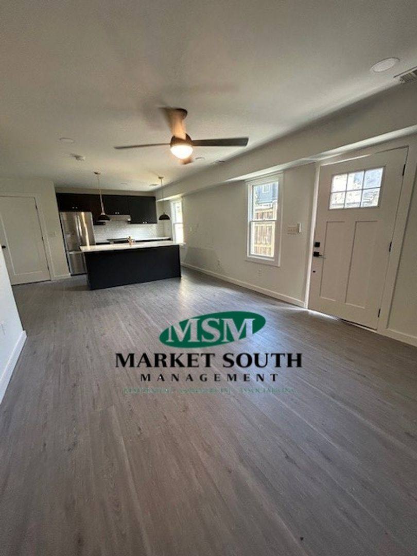 Apartment for rent at 201 W 37th St, Savannah, GA 31401
