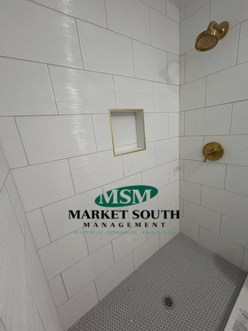 Apartment for rent at 201 W 37th St, Savannah, GA 31401