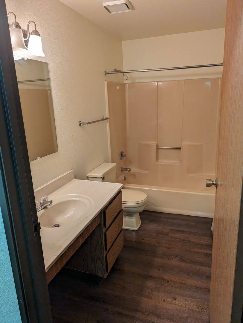 Apartment for rent at 1201 E Gunn St, Appleton, WI 54915
