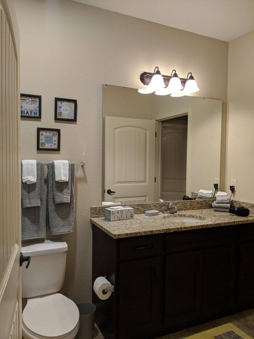 Apartment for rent at 407 N Garrison Ave, Kansas City, MO 64163