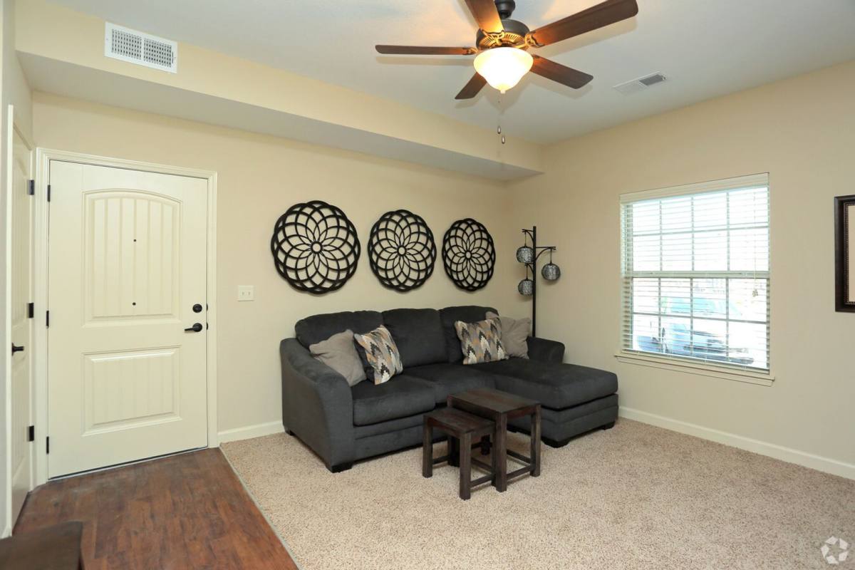 Apartment for rent at 407 N Garrison Ave, Kansas City, MO 64163