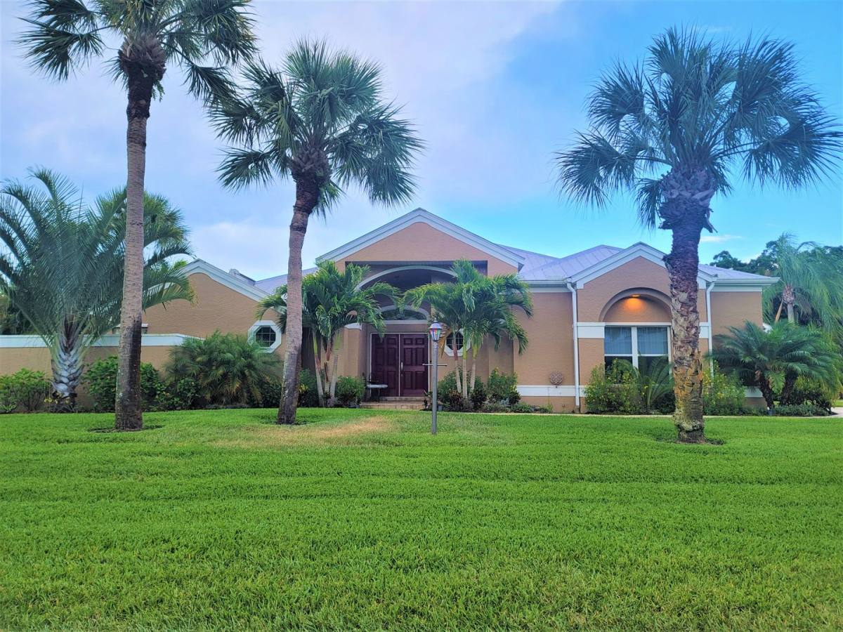 House for rent at 502 Cross Creek Circle, Sebastian, FL 32958
