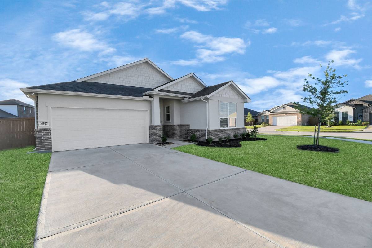 House for rent at 10610 Cascade Creek Dr, Rosharon, TX 77583