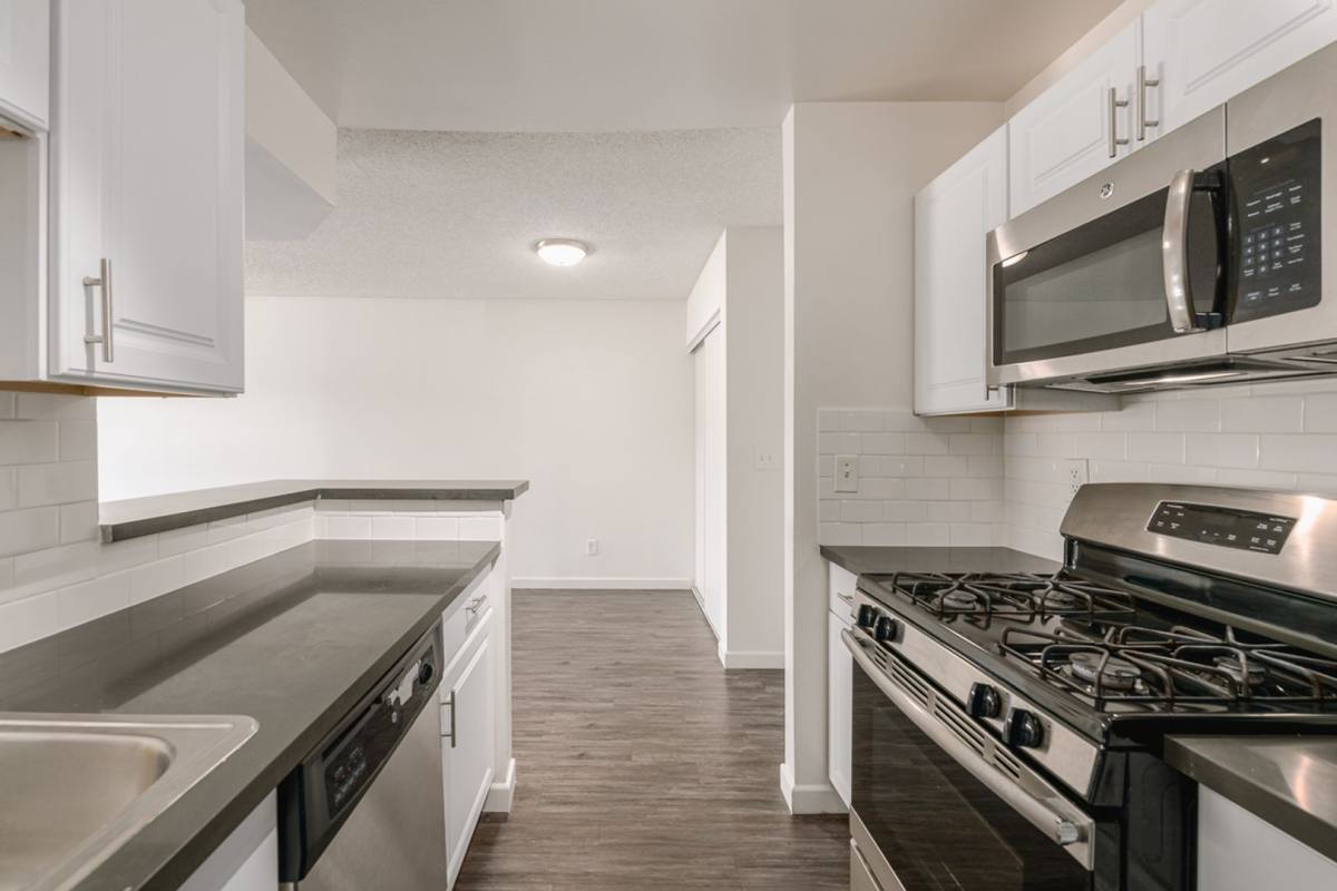 Apartment for rent at 1725 Grismer Ave, Burbank, CA 91504