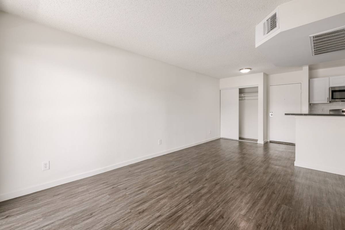 Apartment for rent at 1725 Grismer Ave, Burbank, CA 91504
