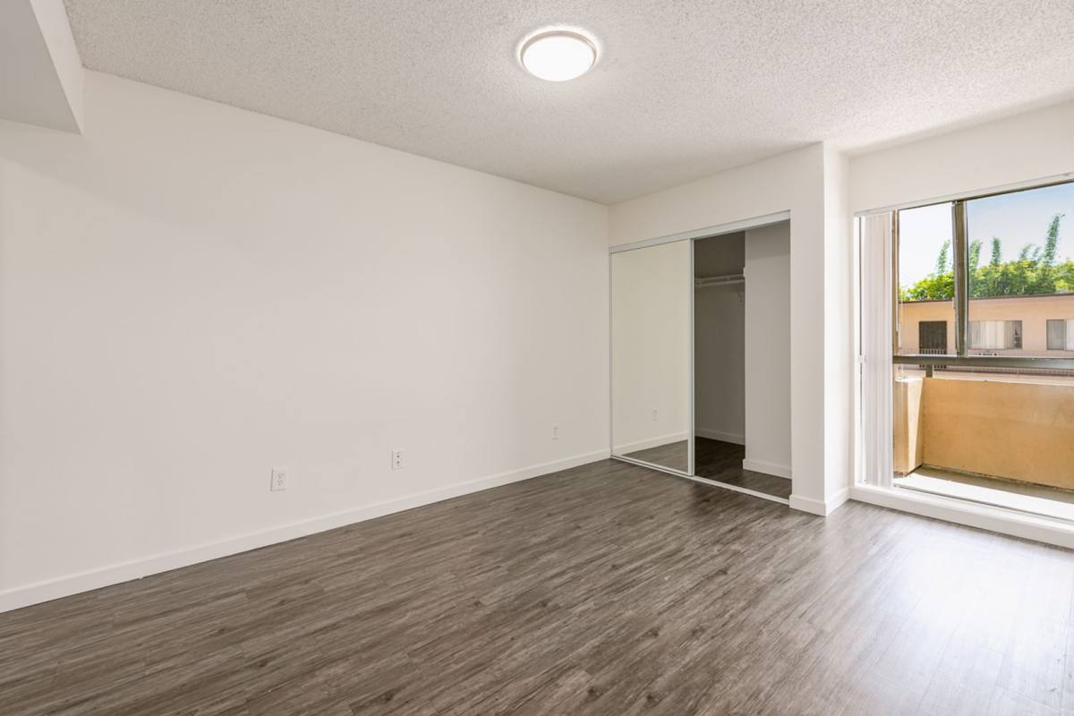 Apartment for rent at 1725 Grismer Ave, Burbank, CA 91504