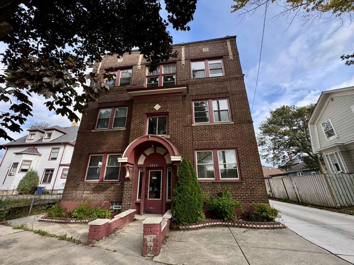 Apartment for rent at 1515 Taylor Ave, Racine, WI 53403