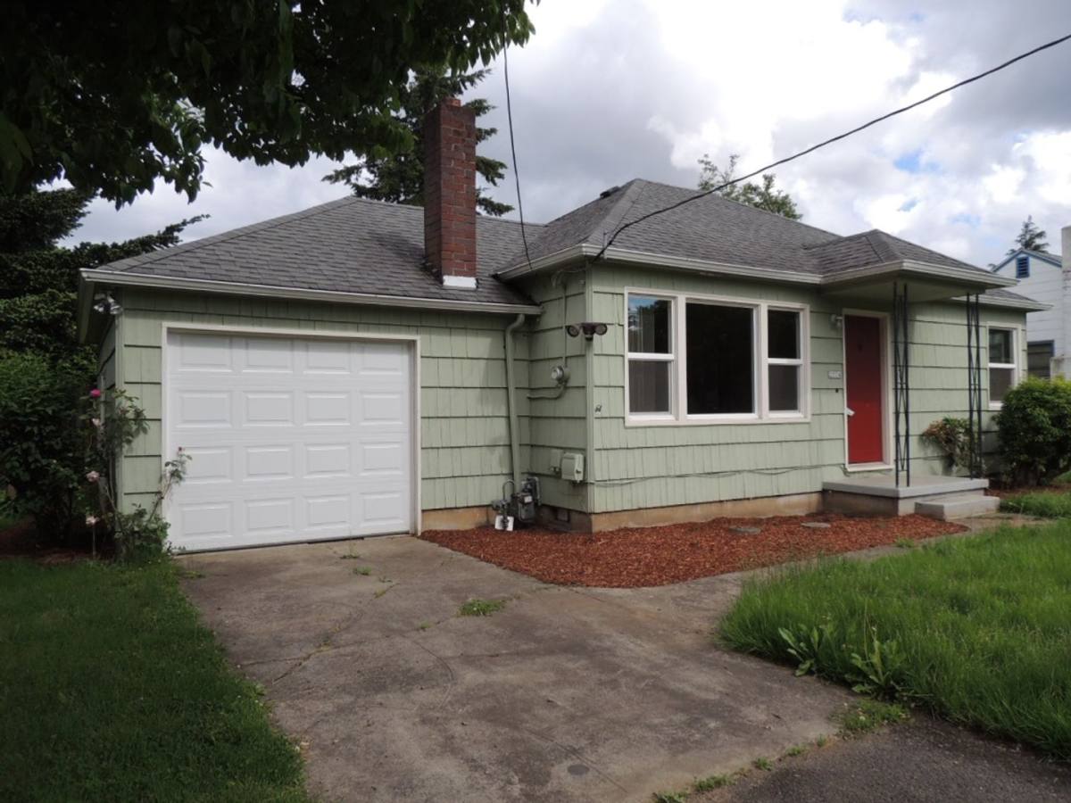 House for rent at 2724 SE 164th Ave, Portland, OR 97236