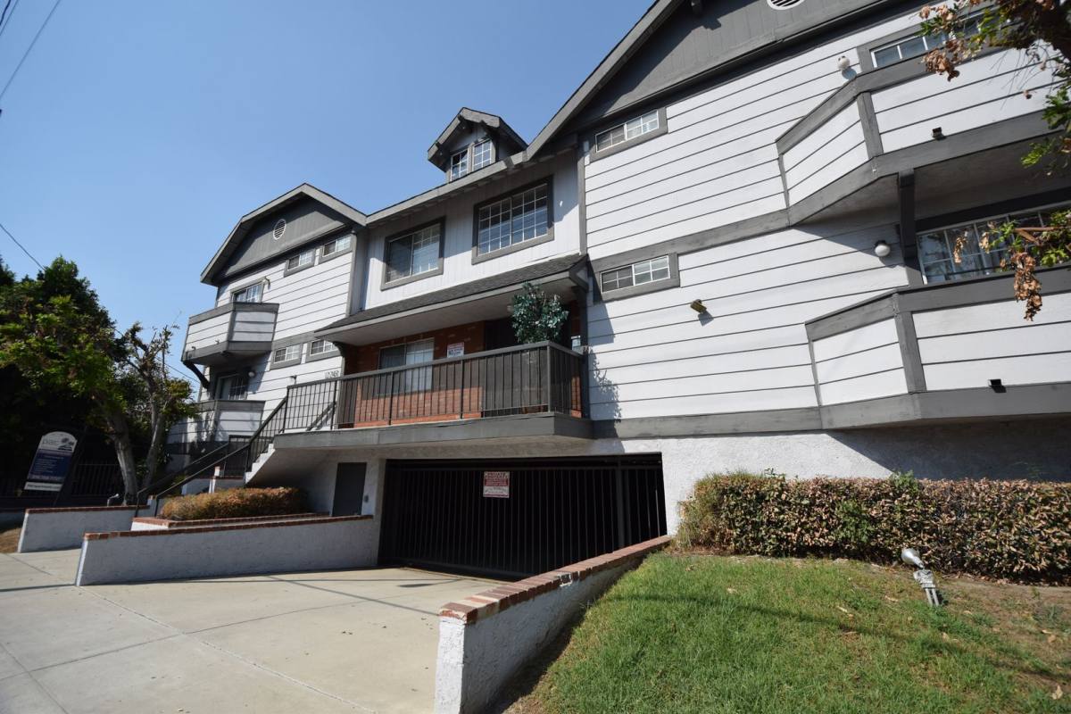 Apartment for rent at 12249 Oxnard St, North Hollywood, CA 91606