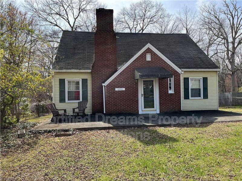House for rent at 1252 Brookwood Dr, Winston Salem, NC 27106