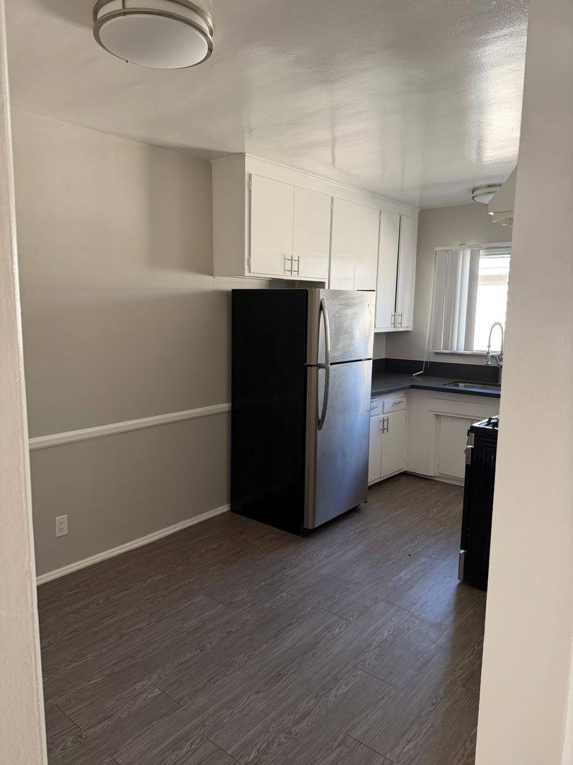 Apartment for rent at 5309-5315 Whitsett Ave, Valley Village, CA 91607