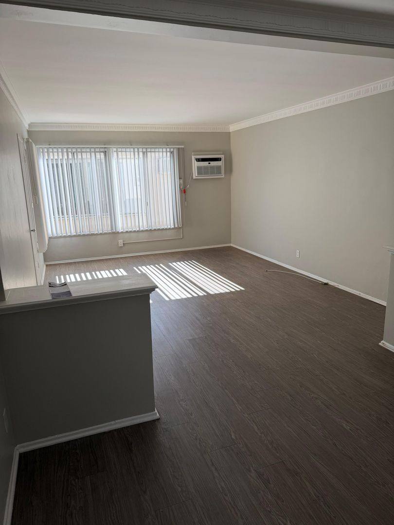 Apartment for rent at 5309-5315 Whitsett Ave, Valley Village, CA 91607