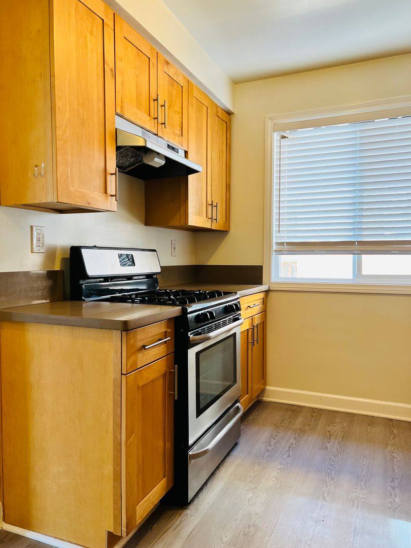 Apartment for rent at 1849 Garfield Place, Los Angeles, CA 90028