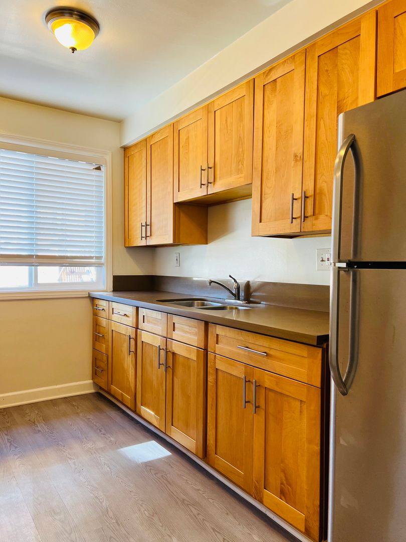 Apartment for rent at 1849 Garfield Place, Los Angeles, CA 90028