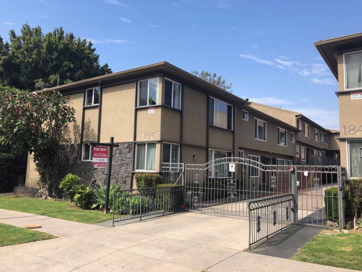 Apartment for rent at 1849 Garfield Place, Los Angeles, CA 90028