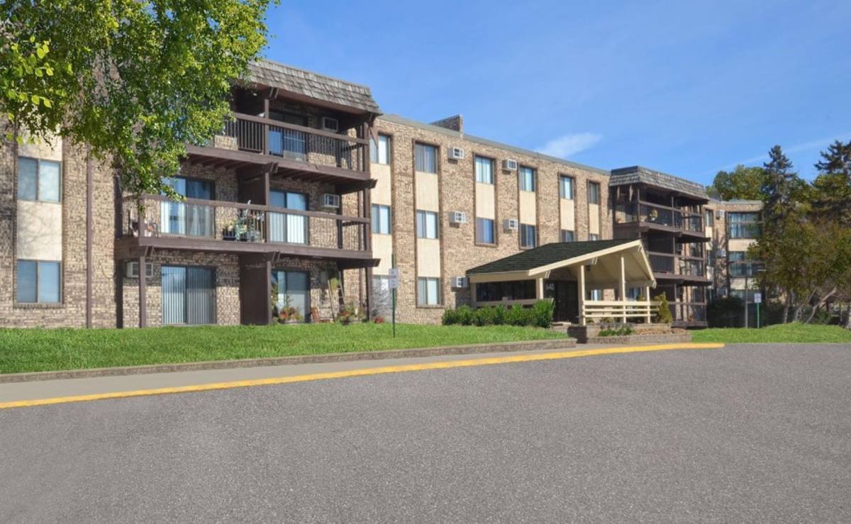 Apartment for rent at 640 Oak Ridge Rd, Hopkins, MN 55305