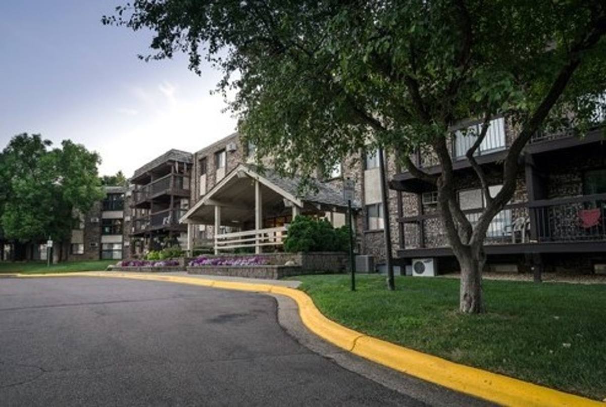 Apartment for rent at 640 Oak Ridge Rd, Hopkins, MN 55305
