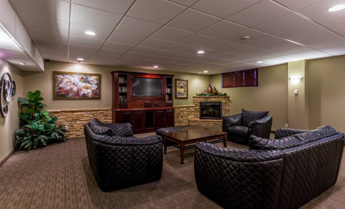 Apartment for rent at 640 Oak Ridge Rd, Hopkins, MN 55305