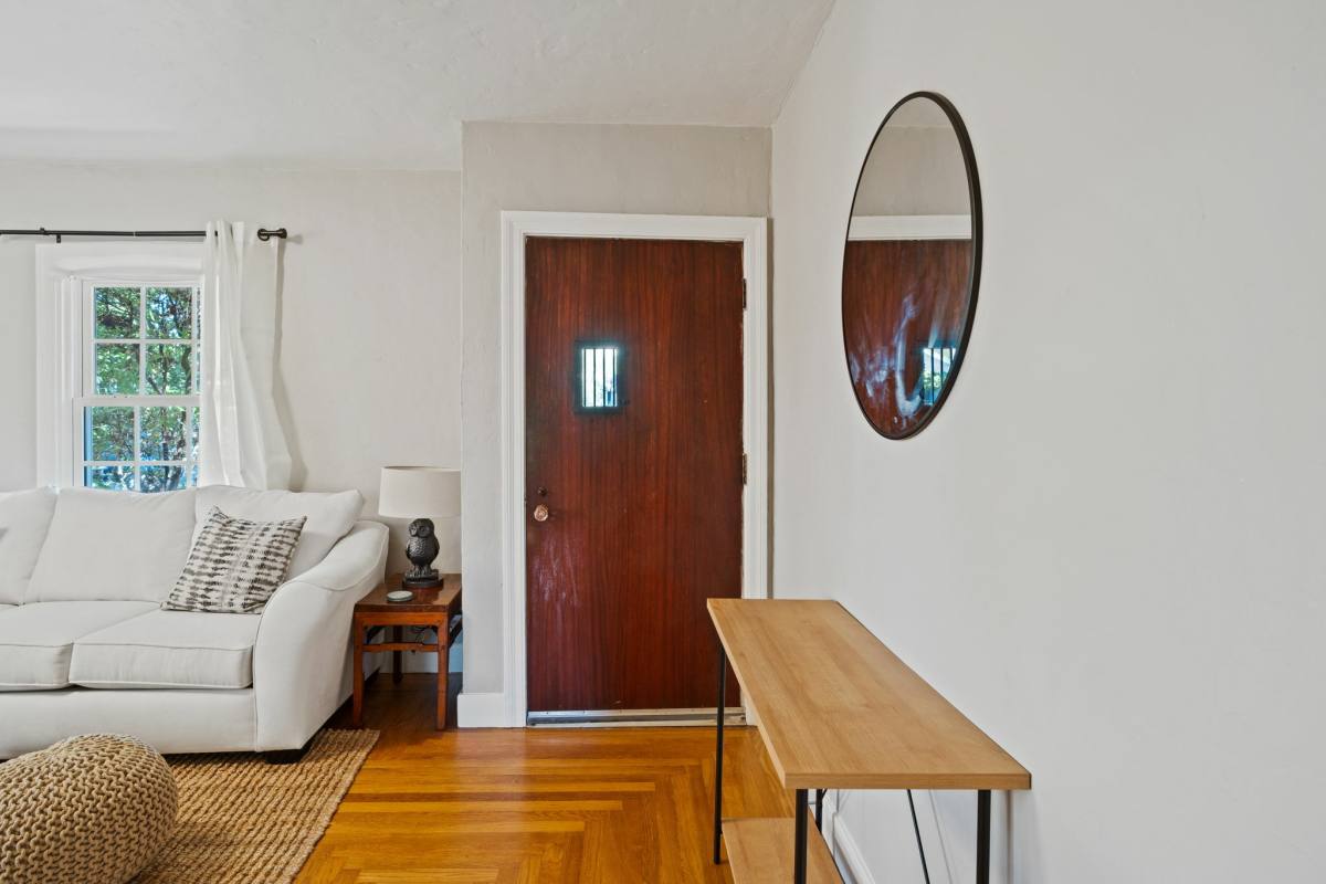 House for rent at 325 1st St, Healdsburg, CA 95448