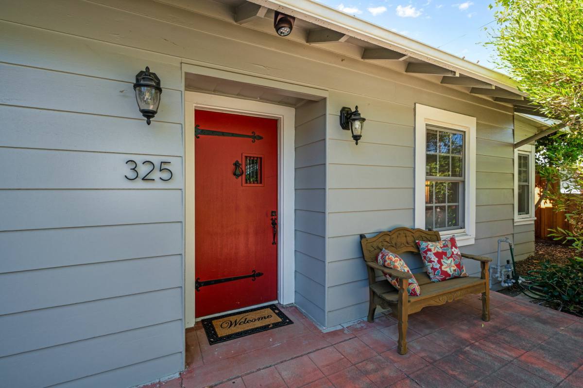 House for rent at 325 1st St, Healdsburg, CA 95448