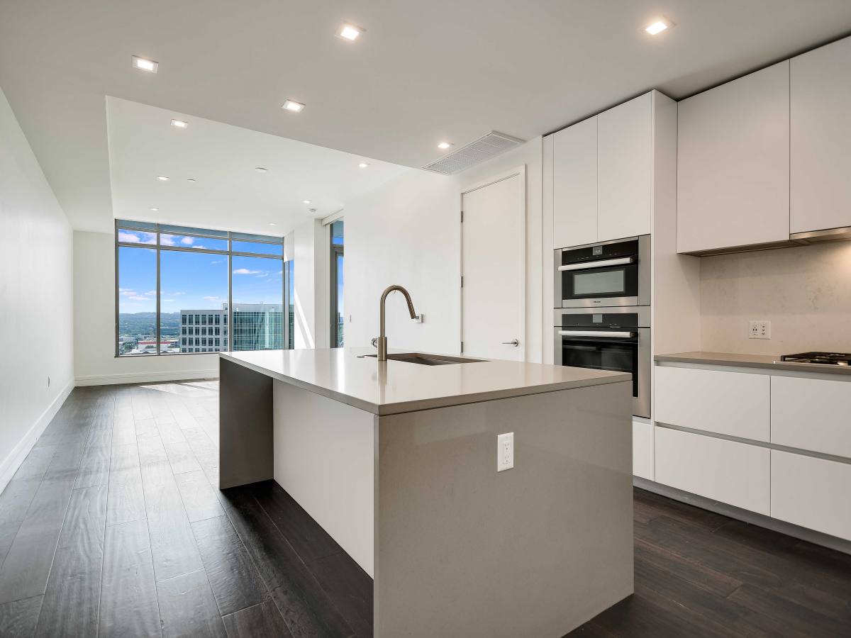Apartment for rent at 501 W Ave #1802, Austin, TX 78701