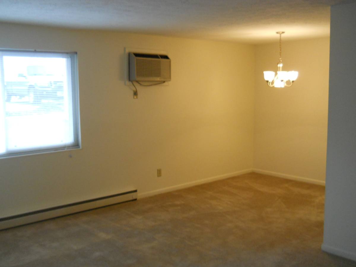 Apartment for rent at 995, 997 N Market St, Troy, OH 45373
