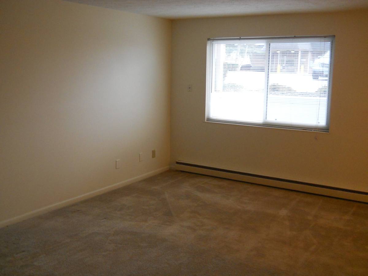 Apartment for rent at 995, 997 N Market St, Troy, OH 45373