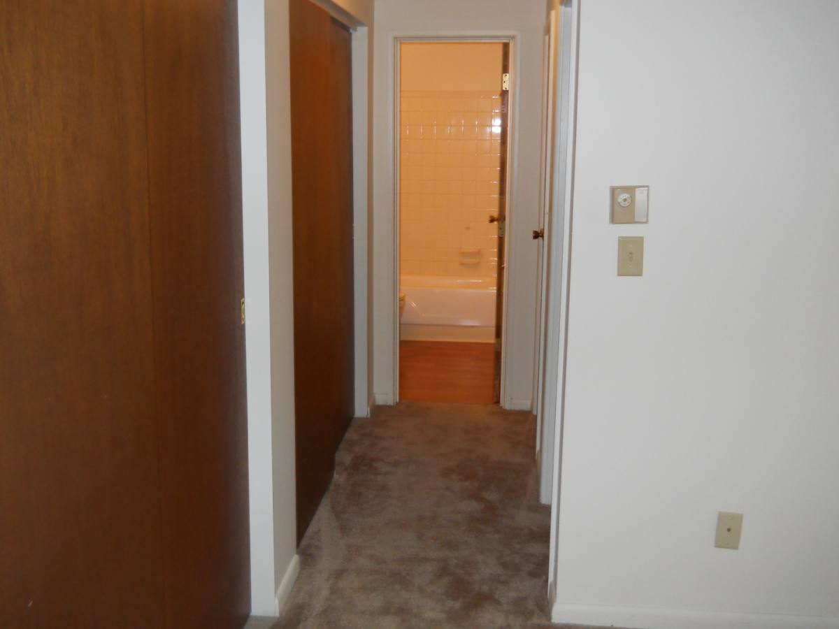 Apartment for rent at 995, 997 N Market St, Troy, OH 45373