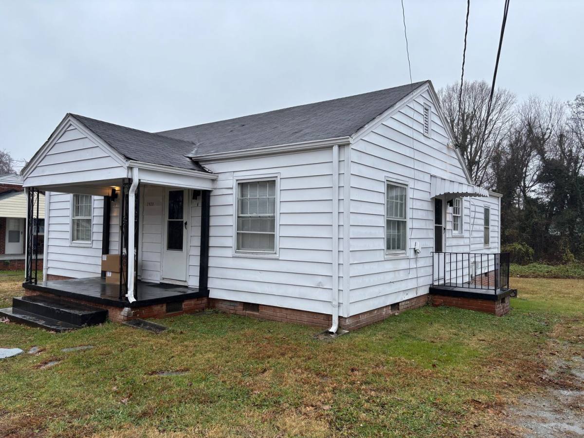 Apartment for rent at 2920 A & B Archdale Rd, High Point, NC 27263