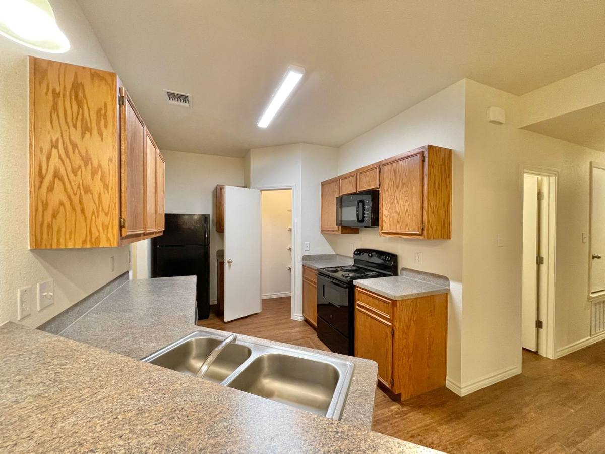 Townhouse for rent at 901 Lasso Dr, Killeen, TX 76543