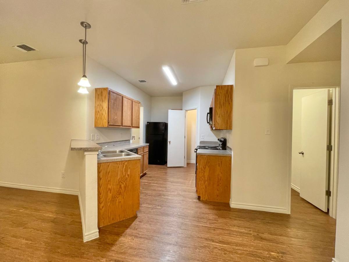 Townhouse for rent at 901 Lasso Dr, Killeen, TX 76543