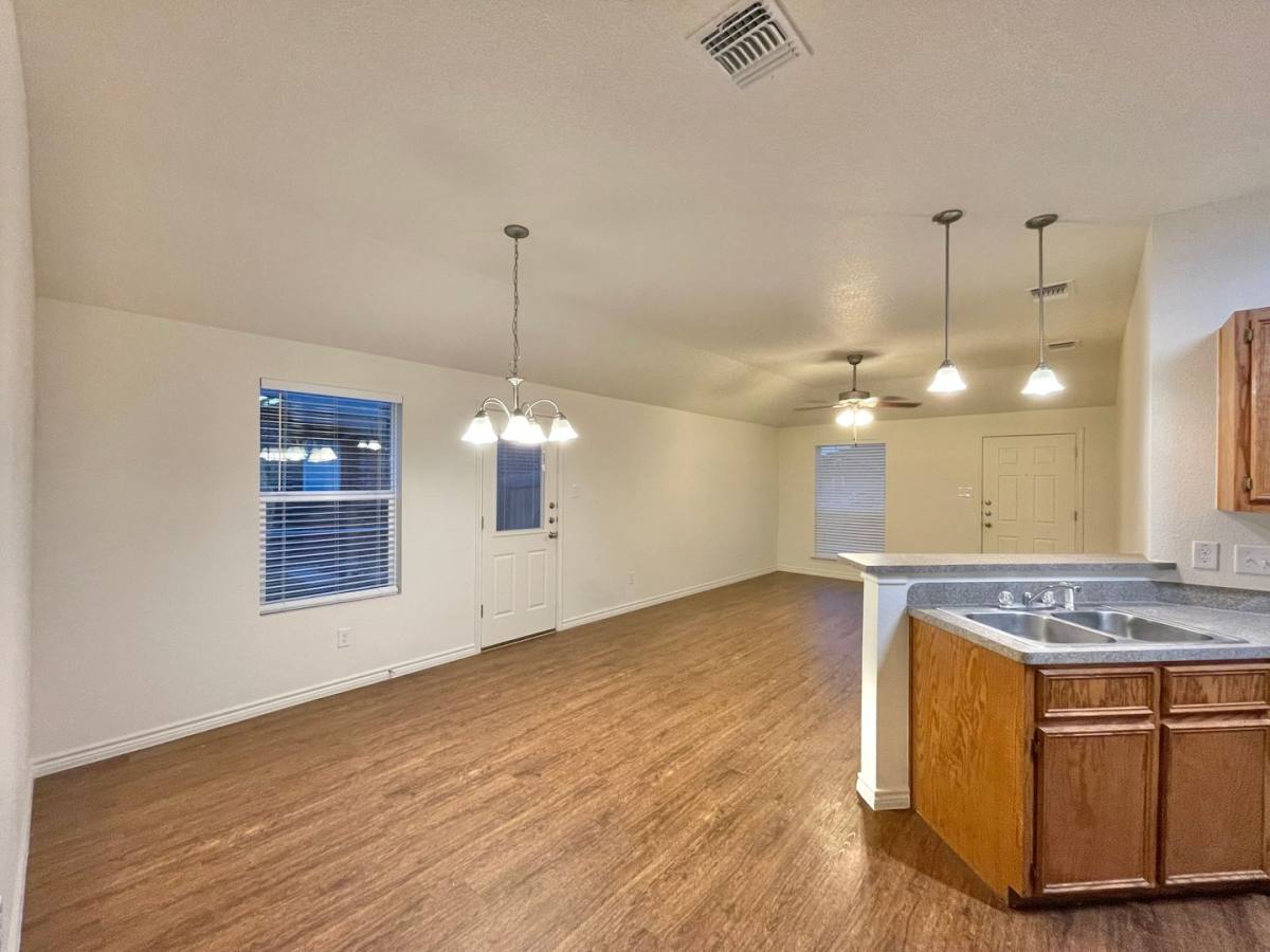Townhouse for rent at 901 Lasso Dr, Killeen, TX 76543