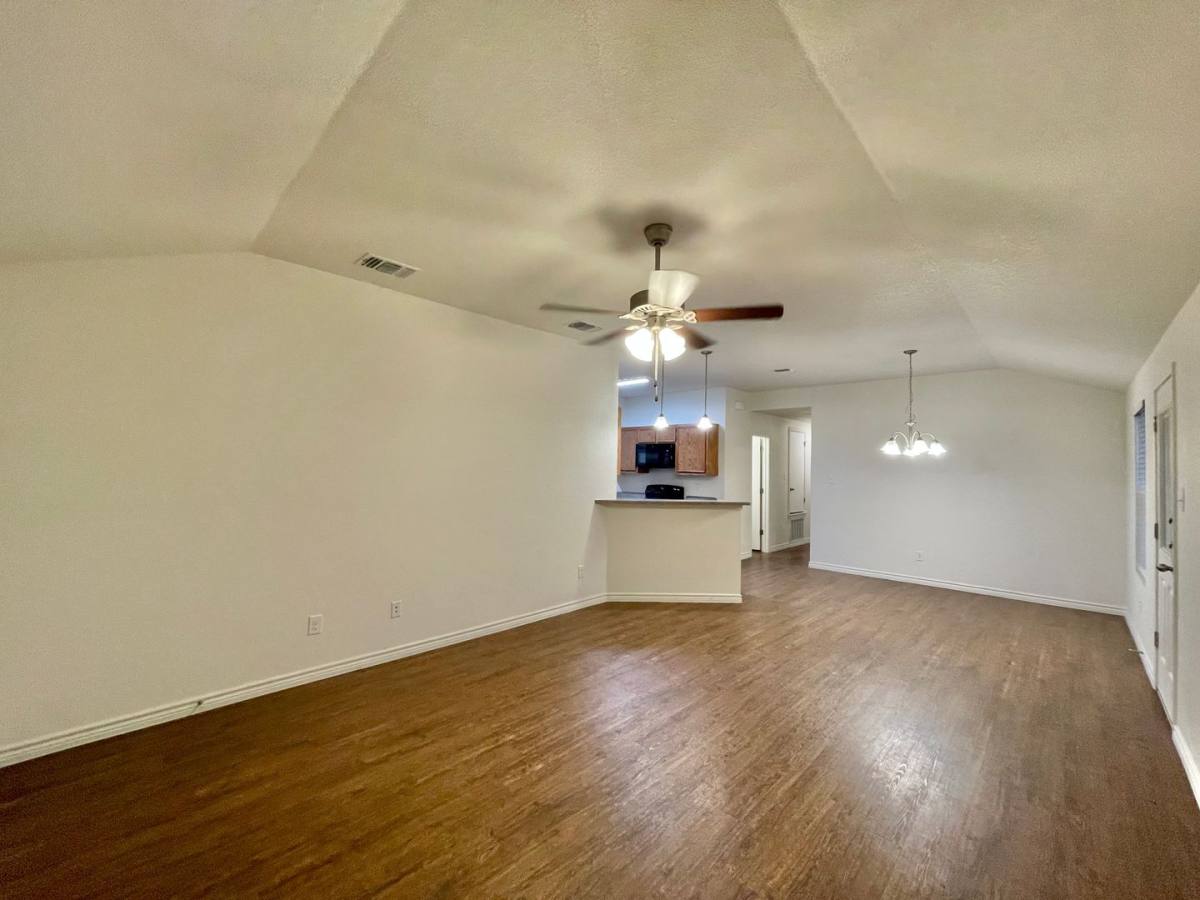 Townhouse for rent at 901 Lasso Dr, Killeen, TX 76543