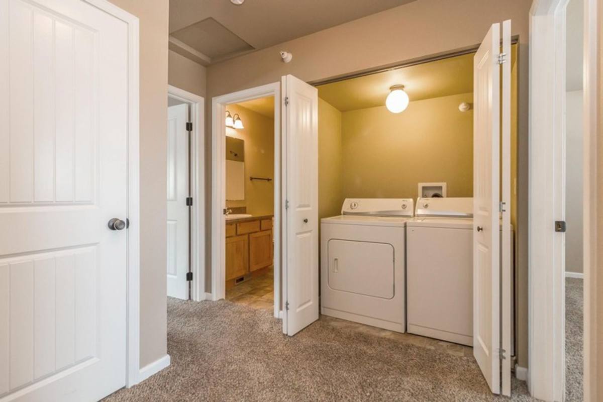 Townhouse for rent at 2051 Yellowstone Circle, Dickinson, ND 58601