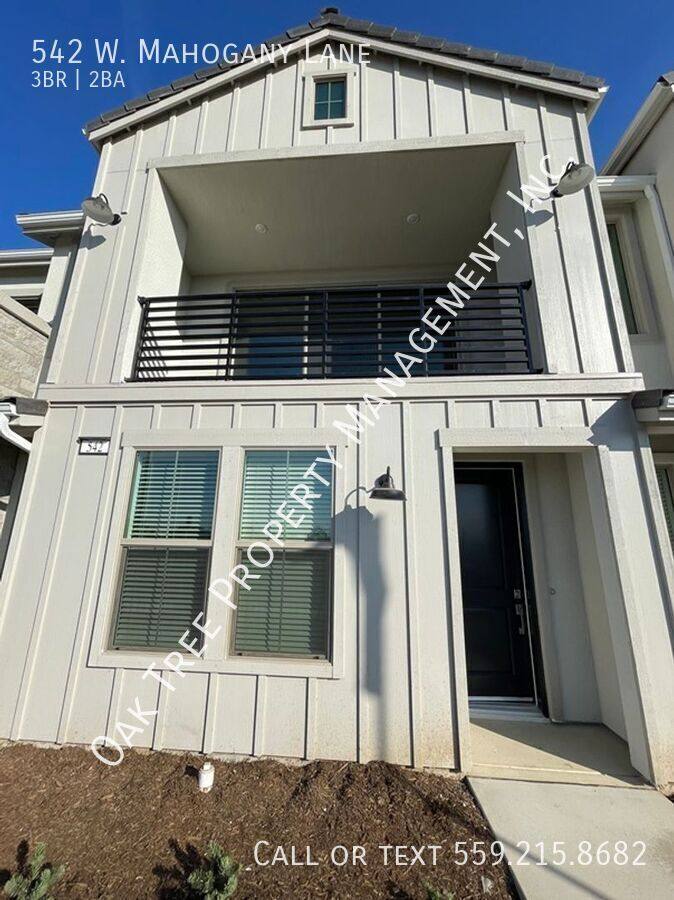 Townhouse for rent at 542 W Mahogany Lane, Clovis, CA 93611
