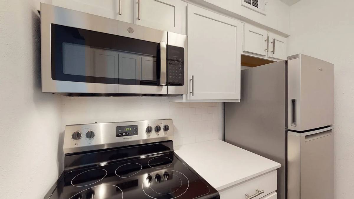 Apartment for rent at 3627 Almazan Dr, Dallas, TX 75220