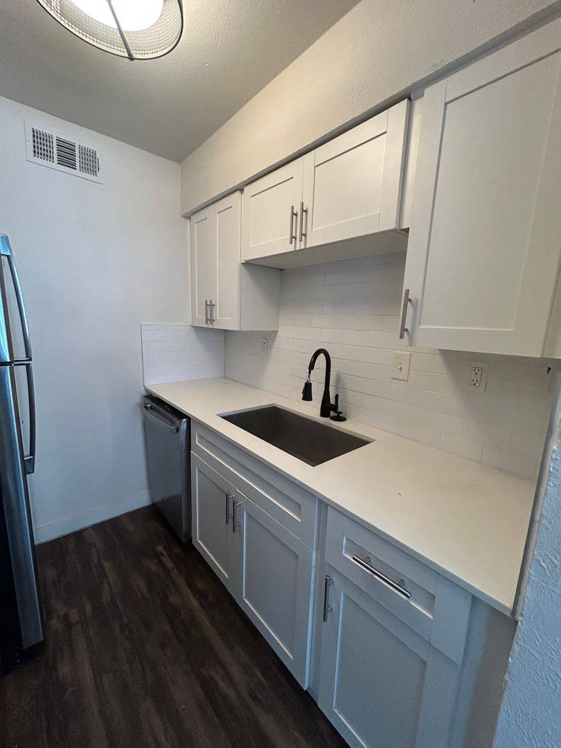 The Brioso Place, 3627 Almazan Dr, Dallas, TX 75220 - Apartment for Rent - Image 4