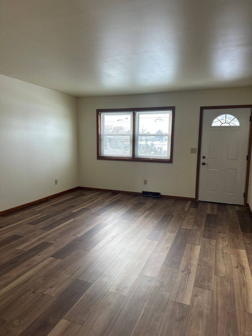 Apartment for rent at 850-852 N Oakwood Rd, Oshkosh, WI 54904