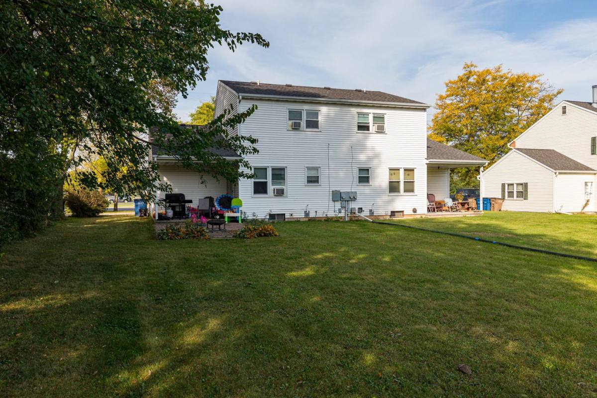 Apartment for rent at 850-852 N Oakwood Rd, Oshkosh, WI 54904